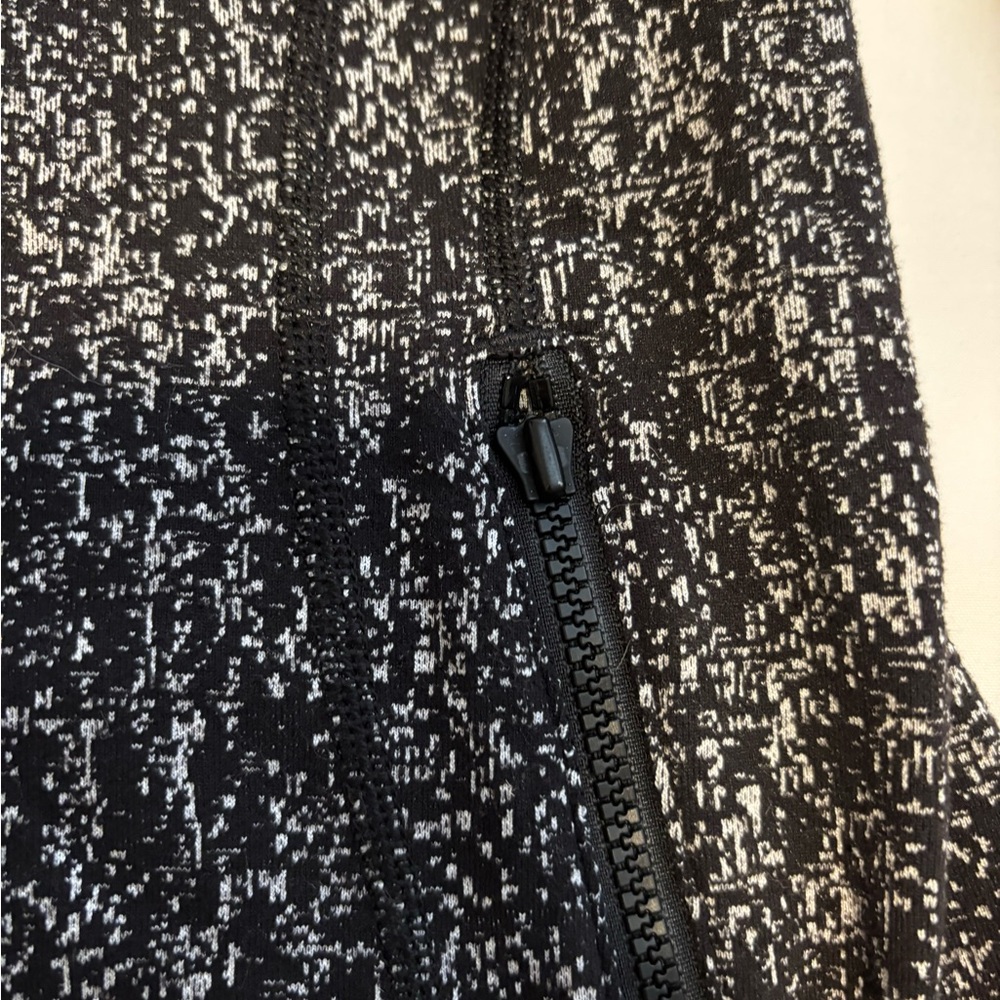Lululemon Define Jacket - Picture 4 of 7